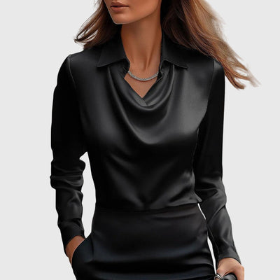 Sylvie Bluse med luksuriøs glans og plissering ved halsen